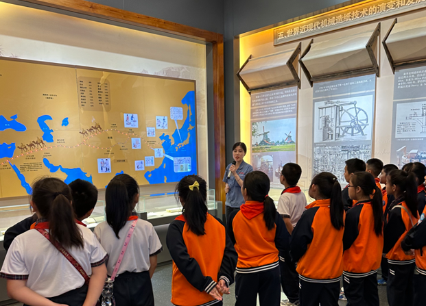 玄齡小學師生到齊峰造紙博物館開展研學活動