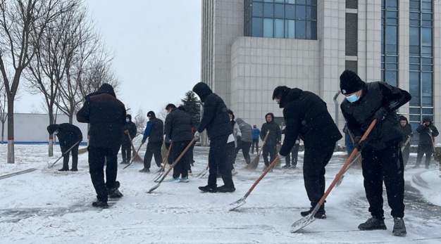 聞”雪而動 開啟除雪模式